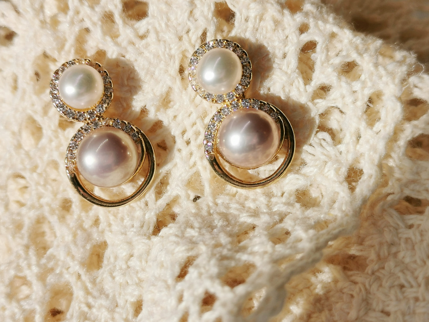 Double Hoop Two-color Pearl Earring
