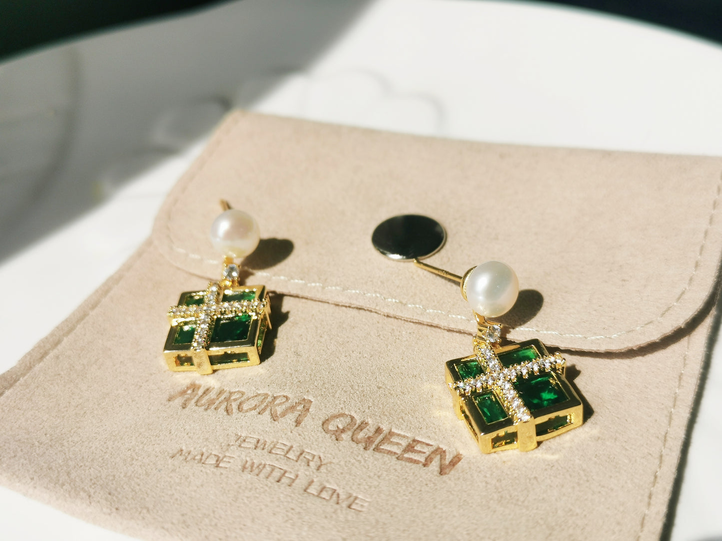 Green Rhinestone Crystal Pearls Earrings